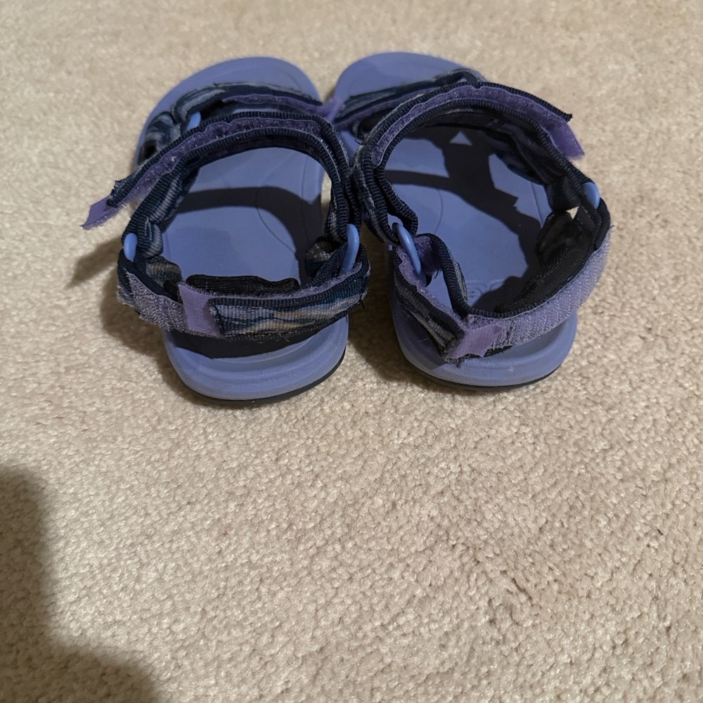 Teva Purple Outdoor Kids Sandals with Patterned Straps - Picture 3 of 7